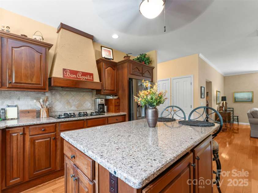 35 Beaumont Drive, Hendersonville, NC 28739.  MLS# CAR4293793, YatesRealty ID 33609. Kitchen Island