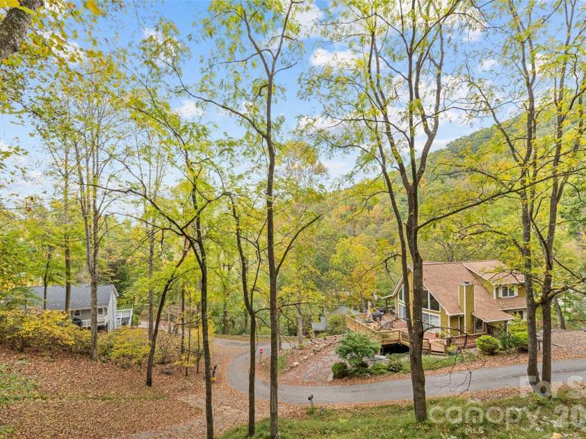 42 Greenview Drive, Maggie Valley, NC 28751.  MLS# CAR4376874, YatesRealty ID 3361. 