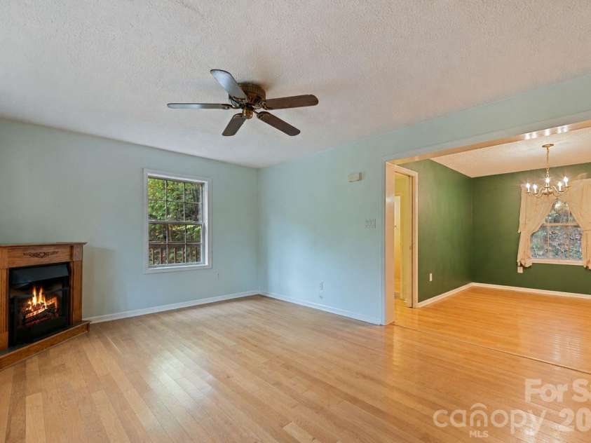 42 Greenview Drive, Maggie Valley, NC 28751.  MLS# CAR4376874, YatesRealty ID 3361. 