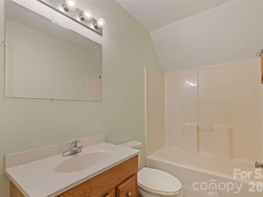 42 Greenview Drive, Maggie Valley, NC 28751.  MLS# CAR4376874, YatesRealty ID 3361. 