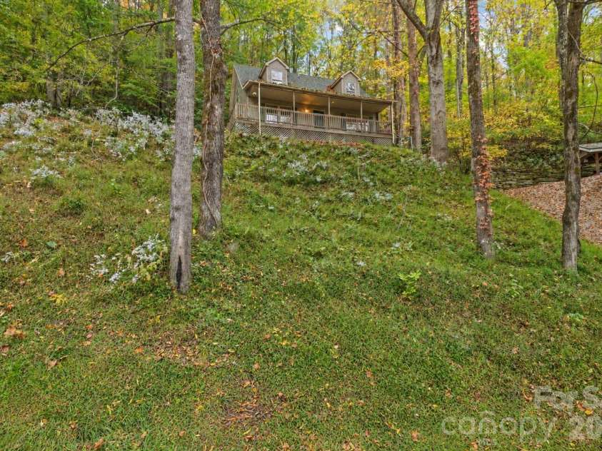 42 Greenview Drive, Maggie Valley, NC 28751.  MLS# CAR4376874, YatesRealty ID 3361. 