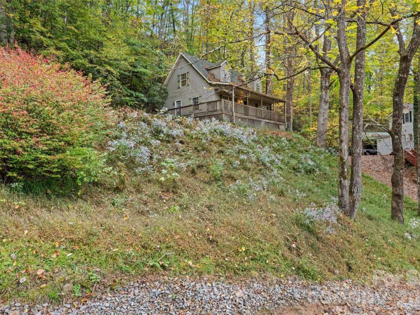 42 Greenview Drive, Maggie Valley, NC 28751.  MLS# CAR4376874, YatesRealty ID 3361. 