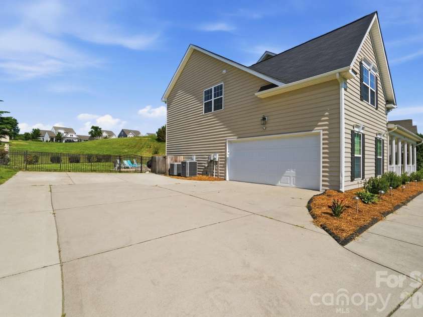 5217 Firebrick Lane, Concord, NC 28025.  MLS# CAR4383489, YatesRealty ID 33612. 