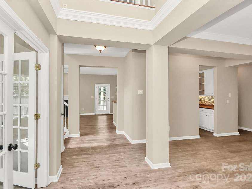 6028 Zinnia Drive, Matthews, NC 28104.  MLS# CAR4264987, YatesRealty ID 33612. 
