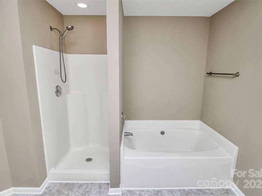 6028 Zinnia Drive, Matthews, NC 28104.  MLS# CAR4264987, YatesRealty ID 33612. 