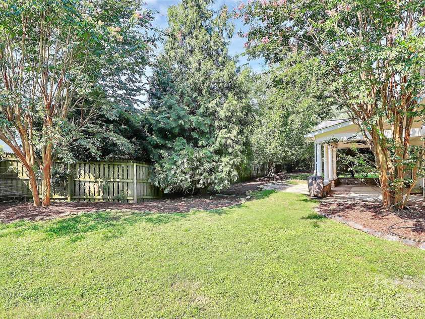 6028 Zinnia Drive, Matthews, NC 28104.  MLS# CAR4264987, YatesRealty ID 33612. 
