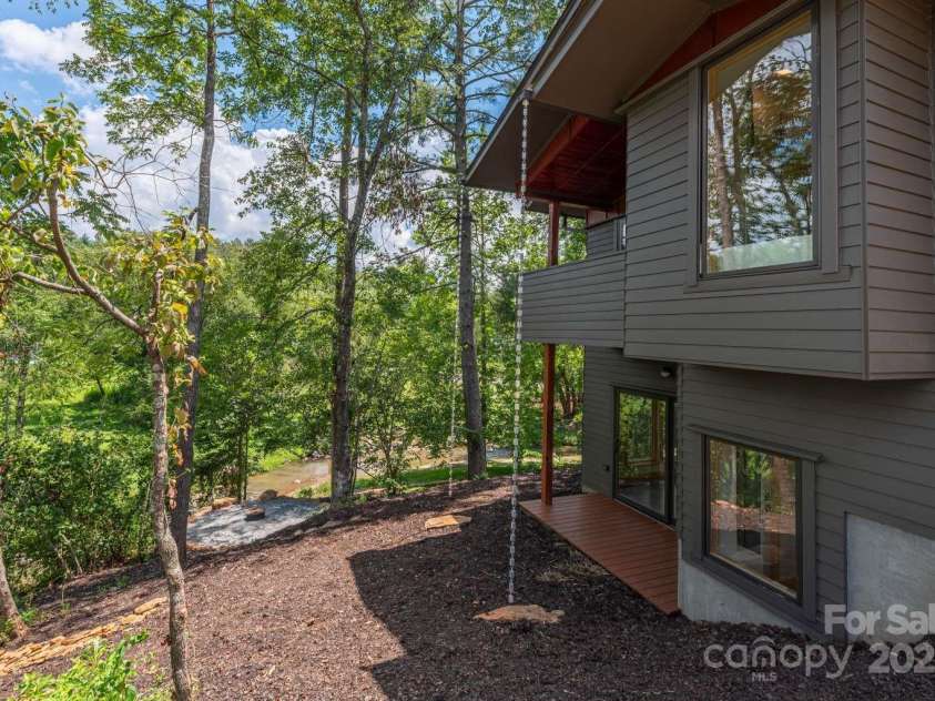 15 Bridgewater Drive, Fletcher, NC 28732.  MLS# CAR4289248, YatesRealty ID 33613. 