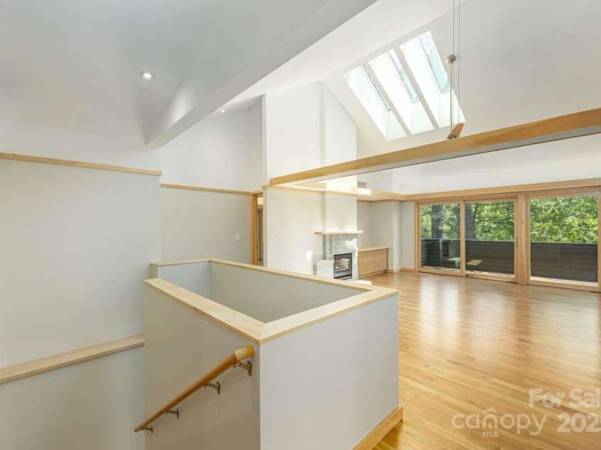 15 Bridgewater Drive, Fletcher, NC 28732.  MLS# CAR4289248, YatesRealty ID 33613. 