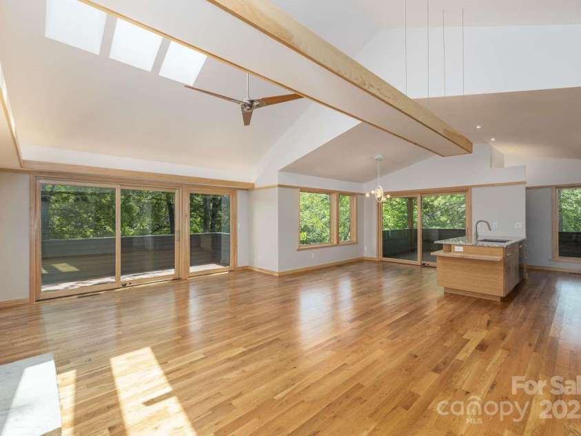 15 Bridgewater Drive, Fletcher, NC 28732.  MLS# CAR4289248, YatesRealty ID 33613. 