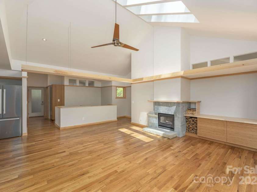 15 Bridgewater Drive, Fletcher, NC 28732.  MLS# CAR4289248, YatesRealty ID 33613. 