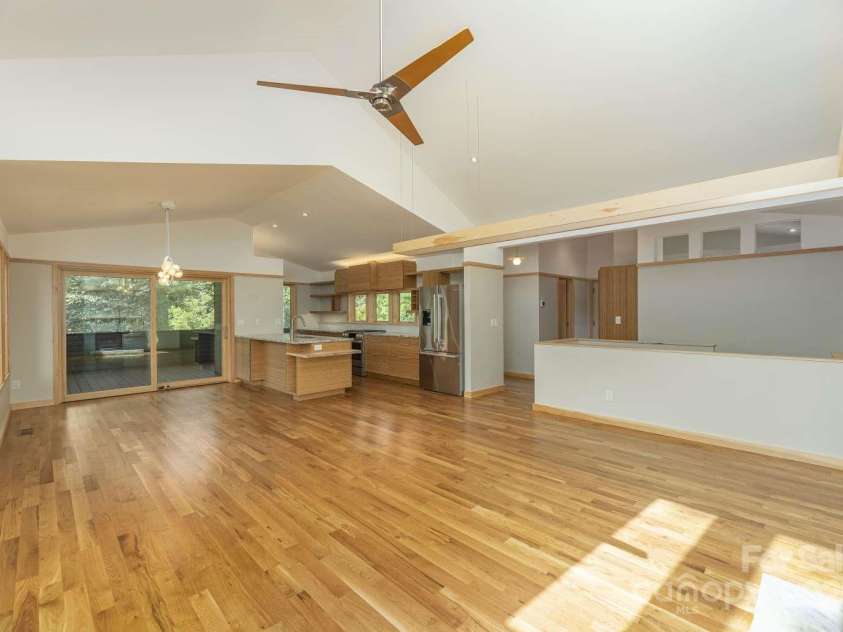 15 Bridgewater Drive, Fletcher, NC 28732.  MLS# CAR4289248, YatesRealty ID 33613. 