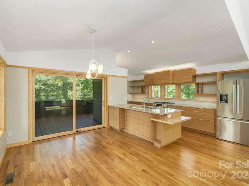 15 Bridgewater Drive, Fletcher, NC 28732.  MLS# CAR4289248, YatesRealty ID 33613. 