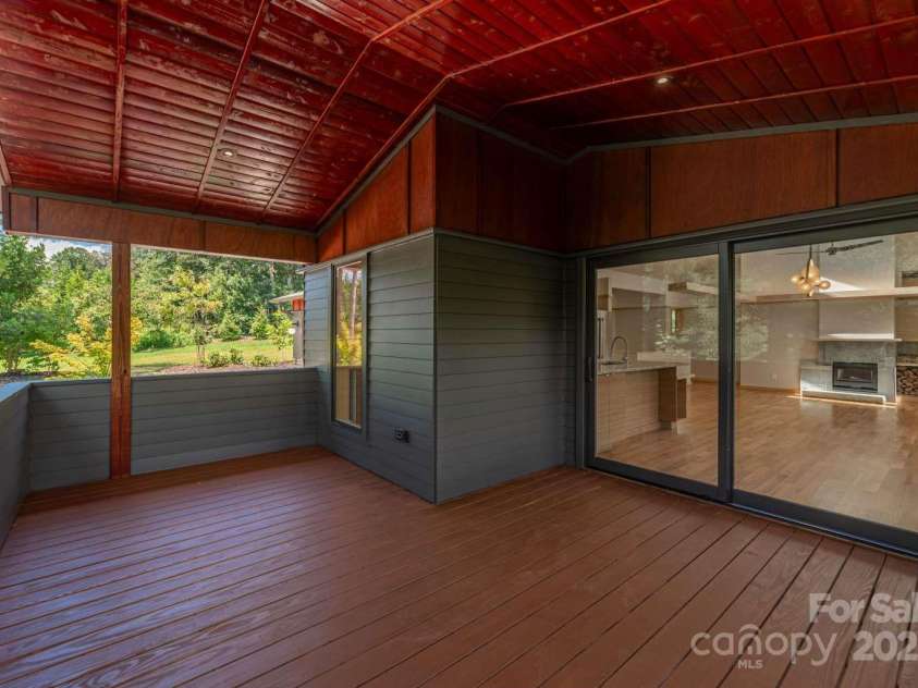 15 Bridgewater Drive, Fletcher, NC 28732.  MLS# CAR4289248, YatesRealty ID 33613. 