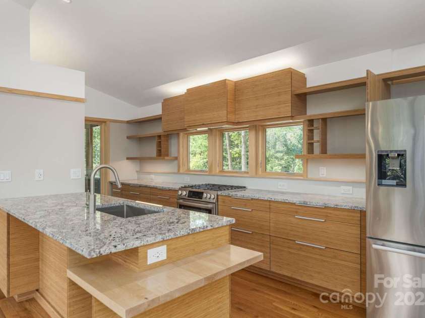 15 Bridgewater Drive, Fletcher, NC 28732.  MLS# CAR4289248, YatesRealty ID 33613. 