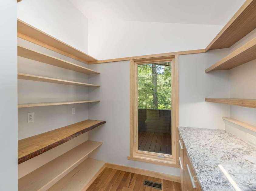 15 Bridgewater Drive, Fletcher, NC 28732.  MLS# CAR4289248, YatesRealty ID 33613. 