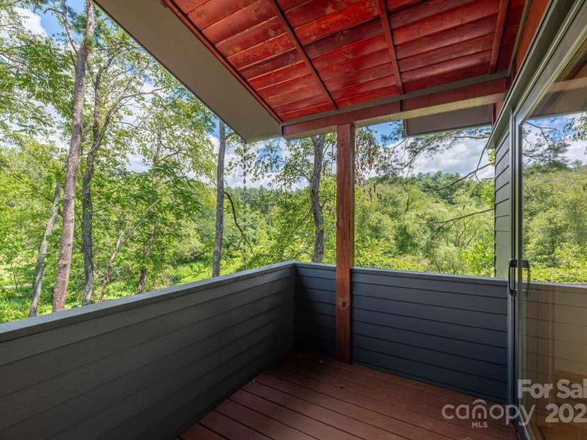 15 Bridgewater Drive, Fletcher, NC 28732.  MLS# CAR4289248, YatesRealty ID 33613. 