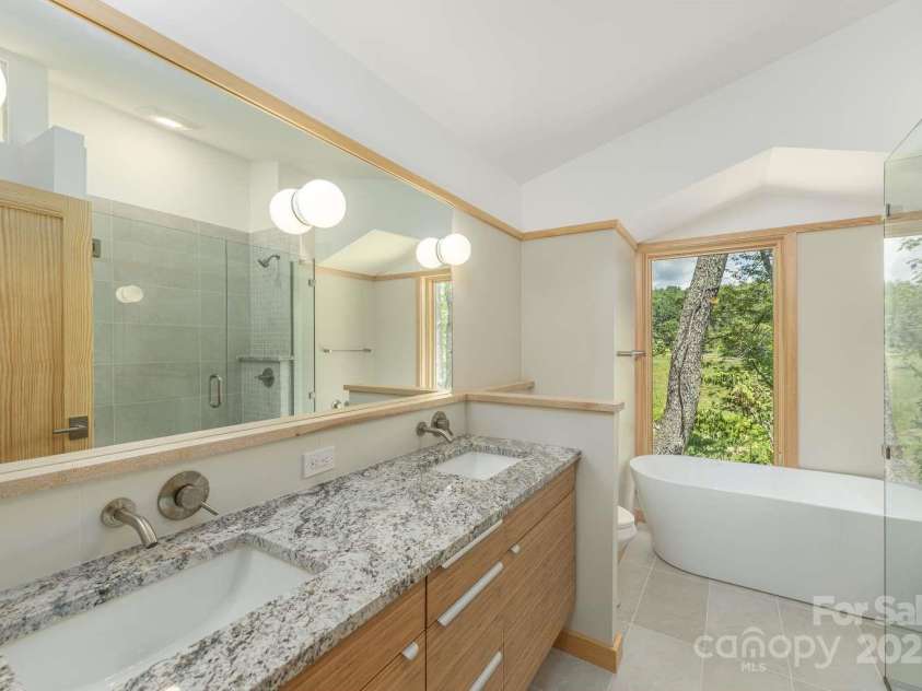 15 Bridgewater Drive, Fletcher, NC 28732.  MLS# CAR4289248, YatesRealty ID 33613. 