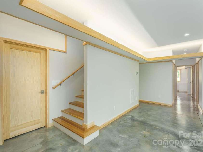 15 Bridgewater Drive, Fletcher, NC 28732.  MLS# CAR4289248, YatesRealty ID 33613. 