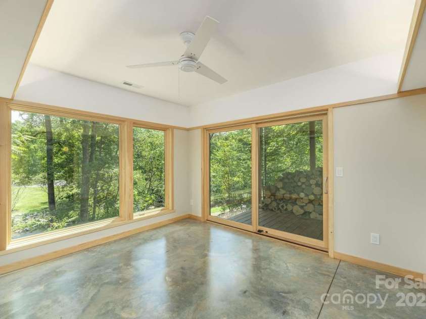 15 Bridgewater Drive, Fletcher, NC 28732.  MLS# CAR4289248, YatesRealty ID 33613. 