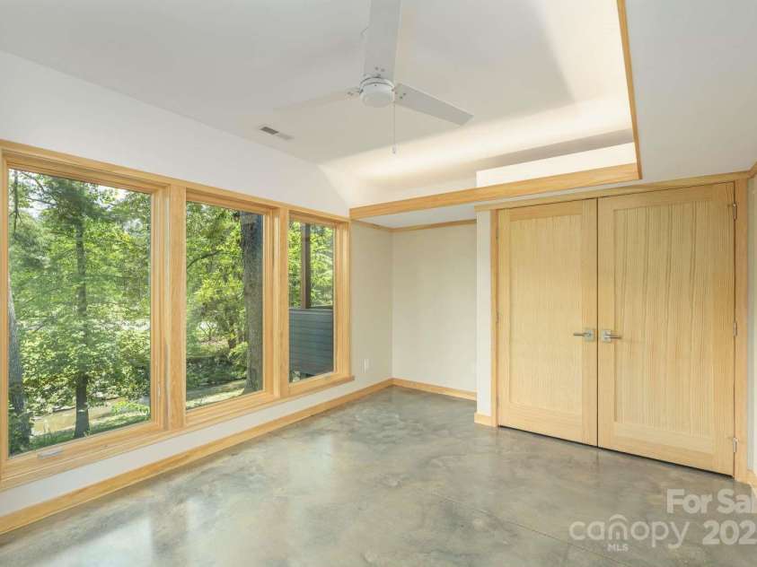 15 Bridgewater Drive, Fletcher, NC 28732.  MLS# CAR4289248, YatesRealty ID 33613. 