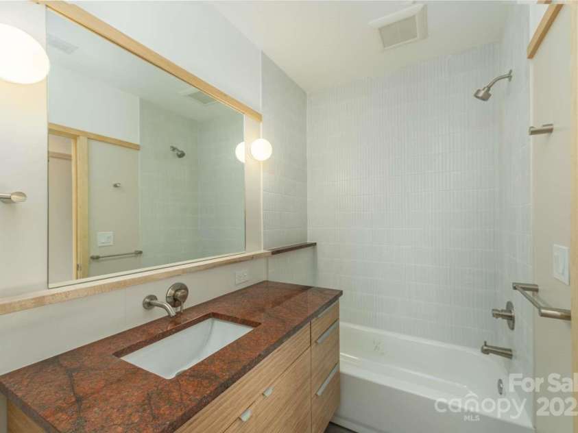 15 Bridgewater Drive, Fletcher, NC 28732.  MLS# CAR4289248, YatesRealty ID 33613. 