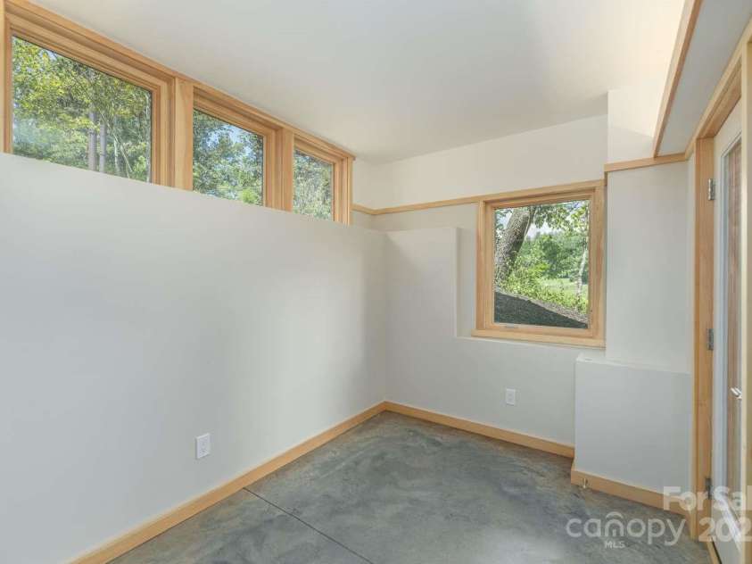 15 Bridgewater Drive, Fletcher, NC 28732.  MLS# CAR4289248, YatesRealty ID 33613. 