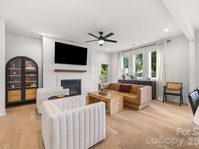 5916 Pepper Bush Lane, Charlotte, NC 28212.  MLS# CAR4385822, YatesRealty ID 33615. 