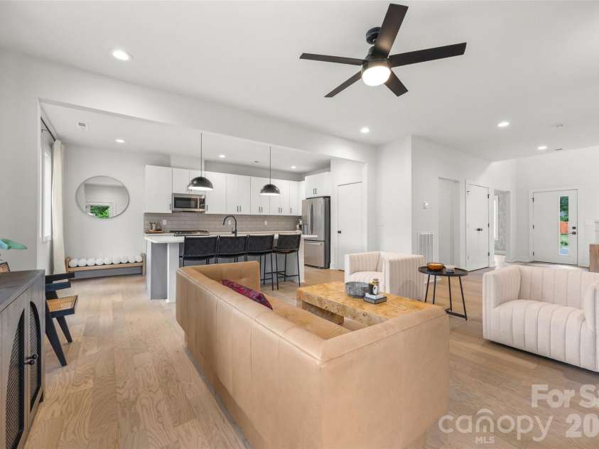 5916 Pepper Bush Lane, Charlotte, NC 28212.  MLS# CAR4385822, YatesRealty ID 33615. 