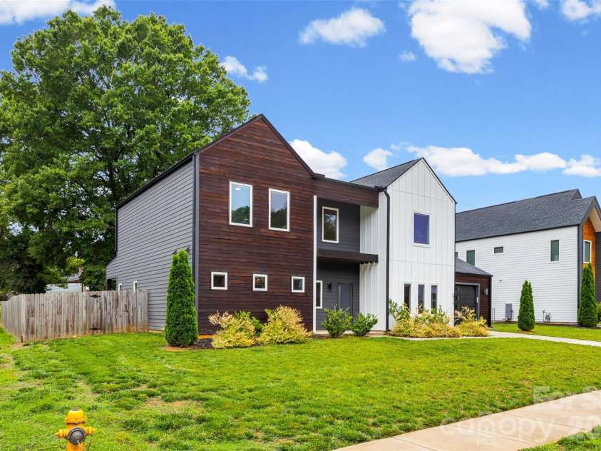 5916 Pepper Bush Lane, Charlotte, NC 28212.  MLS# CAR4385822, YatesRealty ID 33615. 