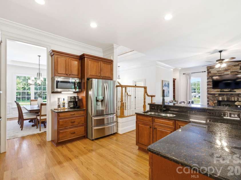 16000 Sunset Drive, Huntersville, NC 28078.  MLS# CAR4389802, YatesRealty ID 33616. 