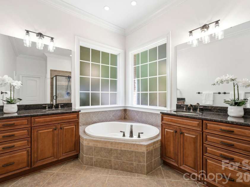16000 Sunset Drive, Huntersville, NC 28078.  MLS# CAR4389802, YatesRealty ID 33616. 