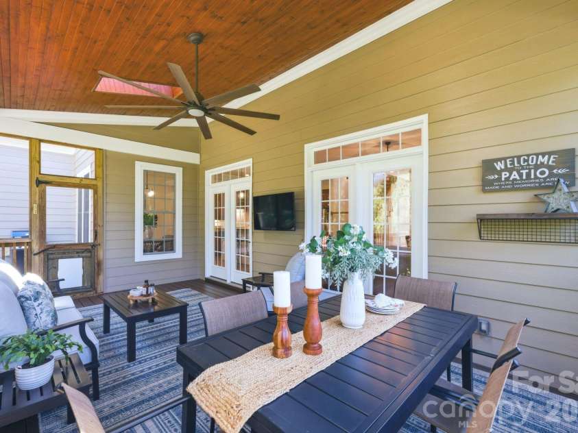 16000 Sunset Drive, Huntersville, NC 28078.  MLS# CAR4389802, YatesRealty ID 33616. 