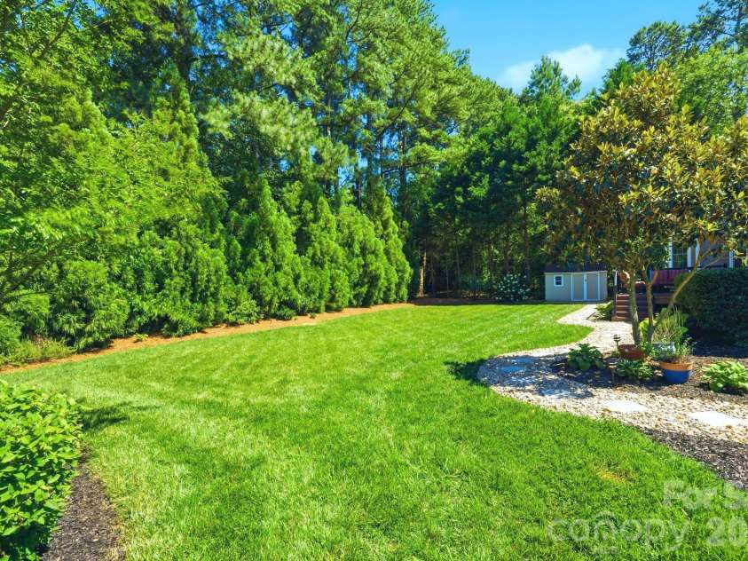 16000 Sunset Drive, Huntersville, NC 28078.  MLS# CAR4389802, YatesRealty ID 33616. 