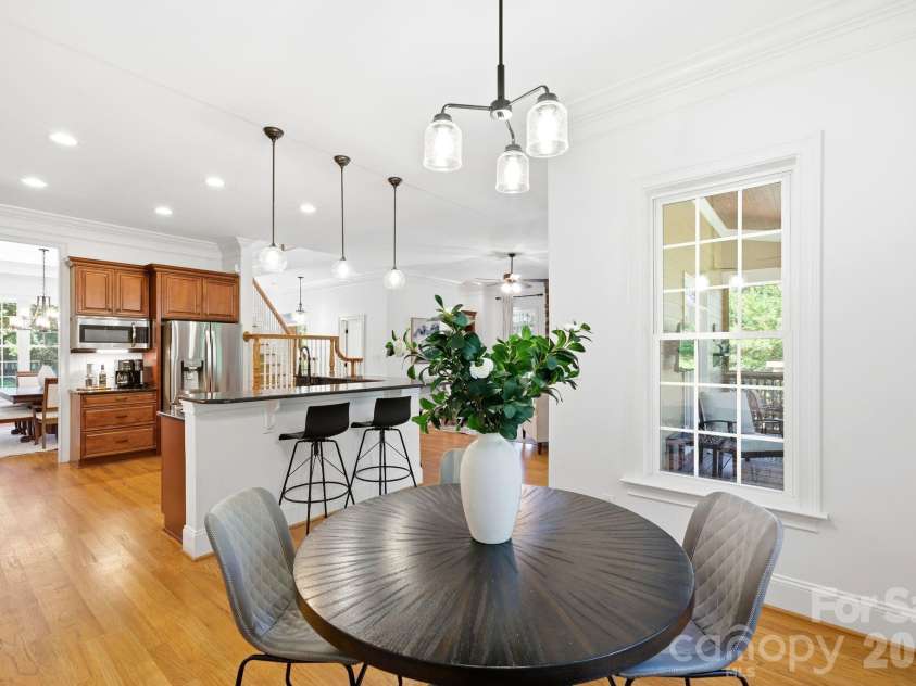 16000 Sunset Drive, Huntersville, NC 28078.  MLS# CAR4389802, YatesRealty ID 33616. Dining Area