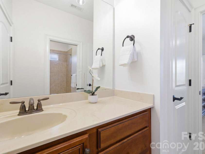 16000 Sunset Drive, Huntersville, NC 28078.  MLS# CAR4389802, YatesRealty ID 33616. Upper Bathroom 2