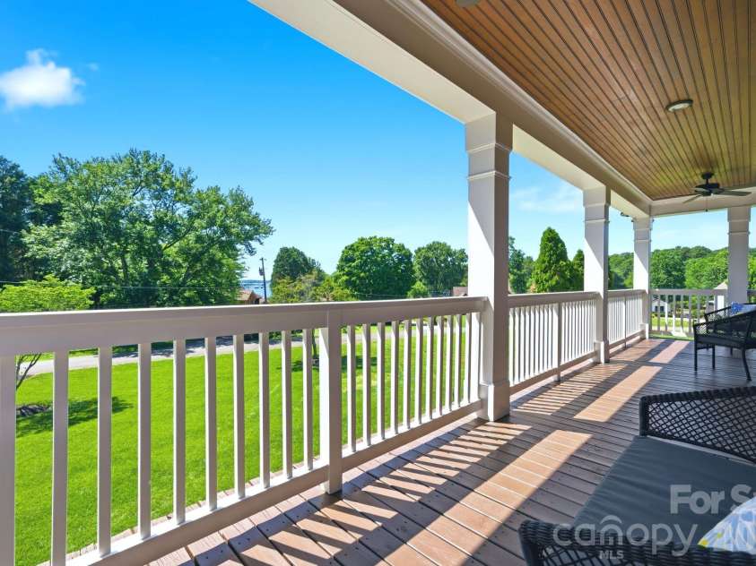 16000 Sunset Drive, Huntersville, NC 28078.  MLS# CAR4389802, YatesRealty ID 33616. Upper Front Porch