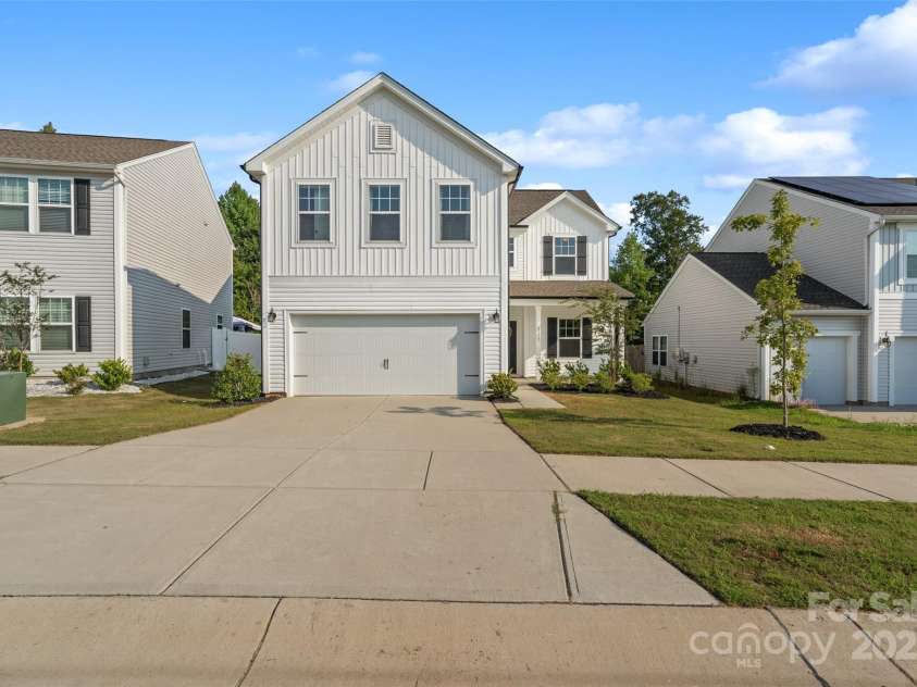 5113 Arbordale Way, Mount Holly, NC 28120.  MLS# CAR4294458, YatesRealty ID 33616. 