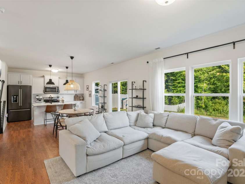 5113 Arbordale Way, Mount Holly, NC 28120.  MLS# CAR4294458, YatesRealty ID 33616. 