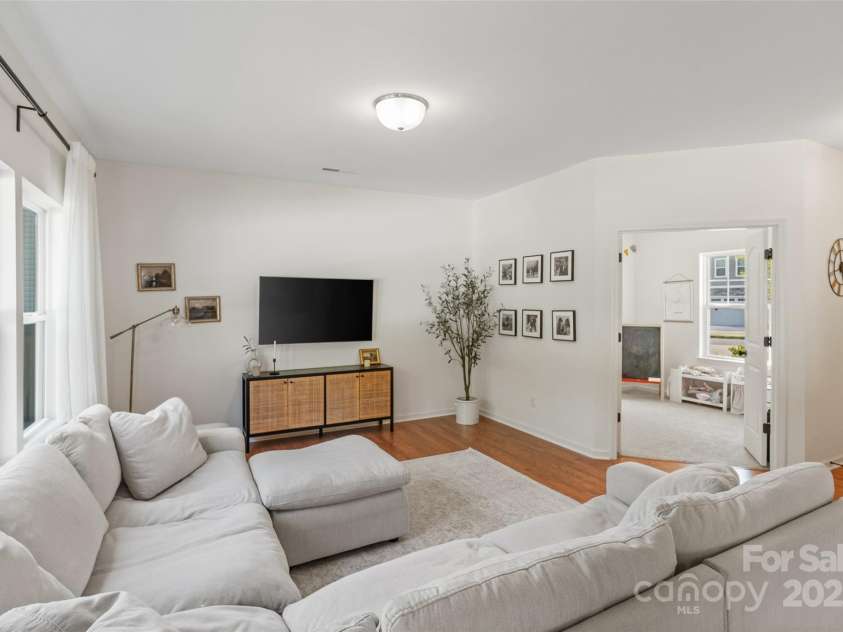 5113 Arbordale Way, Mount Holly, NC 28120.  MLS# CAR4294458, YatesRealty ID 33616. 