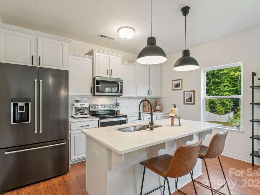 5113 Arbordale Way, Mount Holly, NC 28120.  MLS# CAR4294458, YatesRealty ID 33616. 