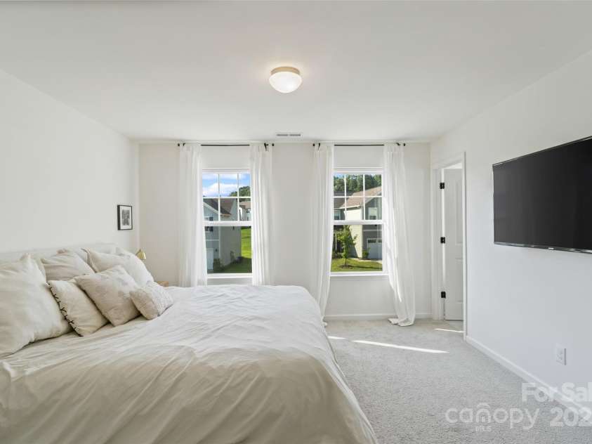 5113 Arbordale Way, Mount Holly, NC 28120.  MLS# CAR4294458, YatesRealty ID 33616. 