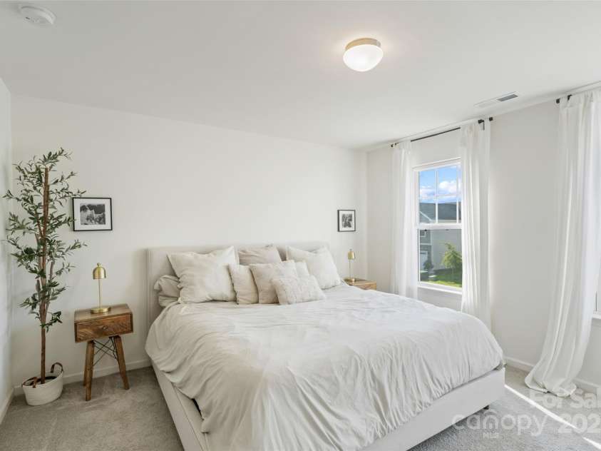 5113 Arbordale Way, Mount Holly, NC 28120.  MLS# CAR4294458, YatesRealty ID 33616. 