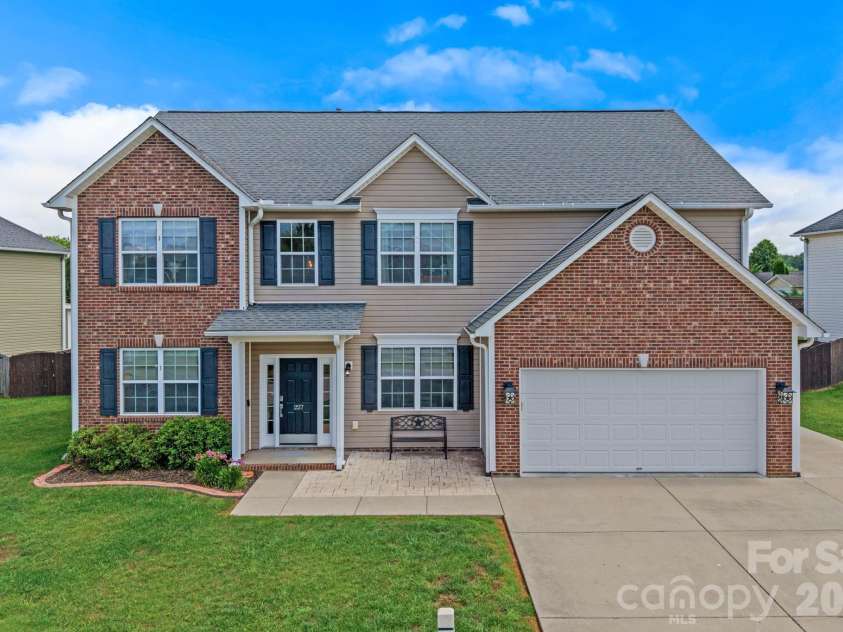 227 Roanoke Road, Fletcher, NC 28732.  MLS# CAR4389815, YatesRealty ID 33617. 