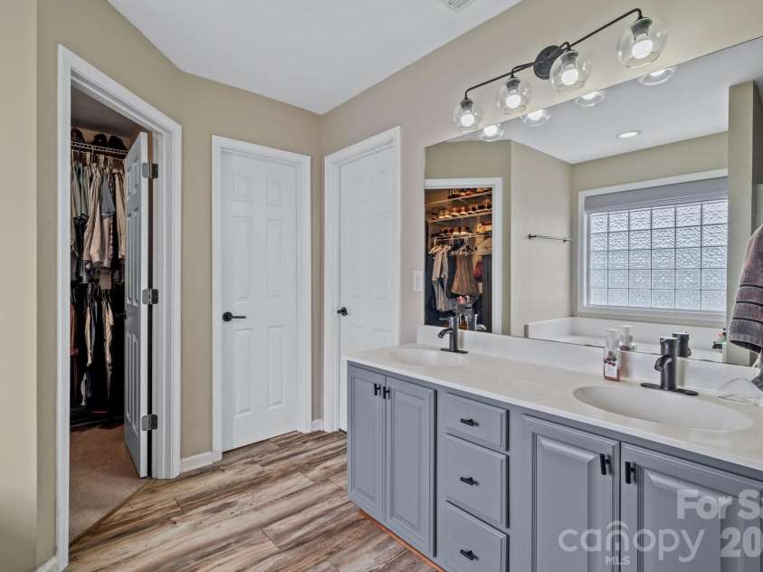 227 Roanoke Road, Fletcher, NC 28732.  MLS# CAR4389815, YatesRealty ID 33617. 