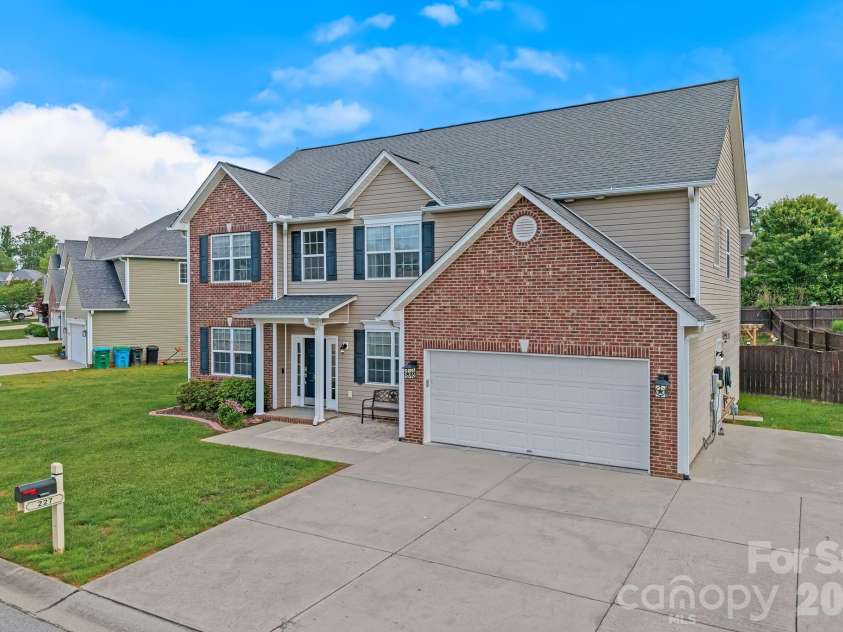 227 Roanoke Road, Fletcher, NC 28732.  MLS# CAR4389815, YatesRealty ID 33617. 