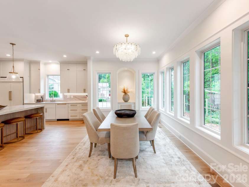 4627 Water Oak Road, Charlotte, NC 28211.  MLS# CAR4390042, YatesRealty ID 33618. 