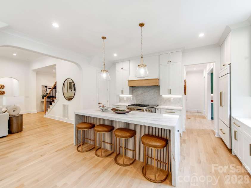 4627 Water Oak Road, Charlotte, NC 28211.  MLS# CAR4390042, YatesRealty ID 33618. 