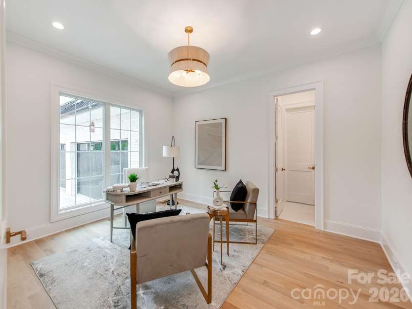 4627 Water Oak Road, Charlotte, NC 28211.  MLS# CAR4390042, YatesRealty ID 33618. 