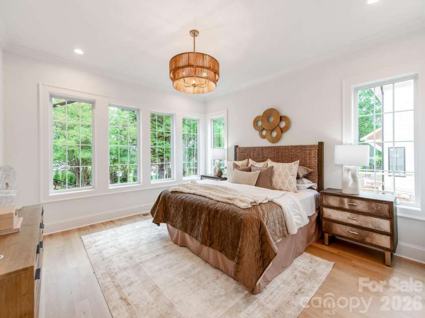 4627 Water Oak Road, Charlotte, NC 28211.  MLS# CAR4390042, YatesRealty ID 33618. 