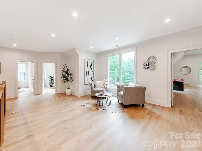 4627 Water Oak Road, Charlotte, NC 28211.  MLS# CAR4390042, YatesRealty ID 33618. 